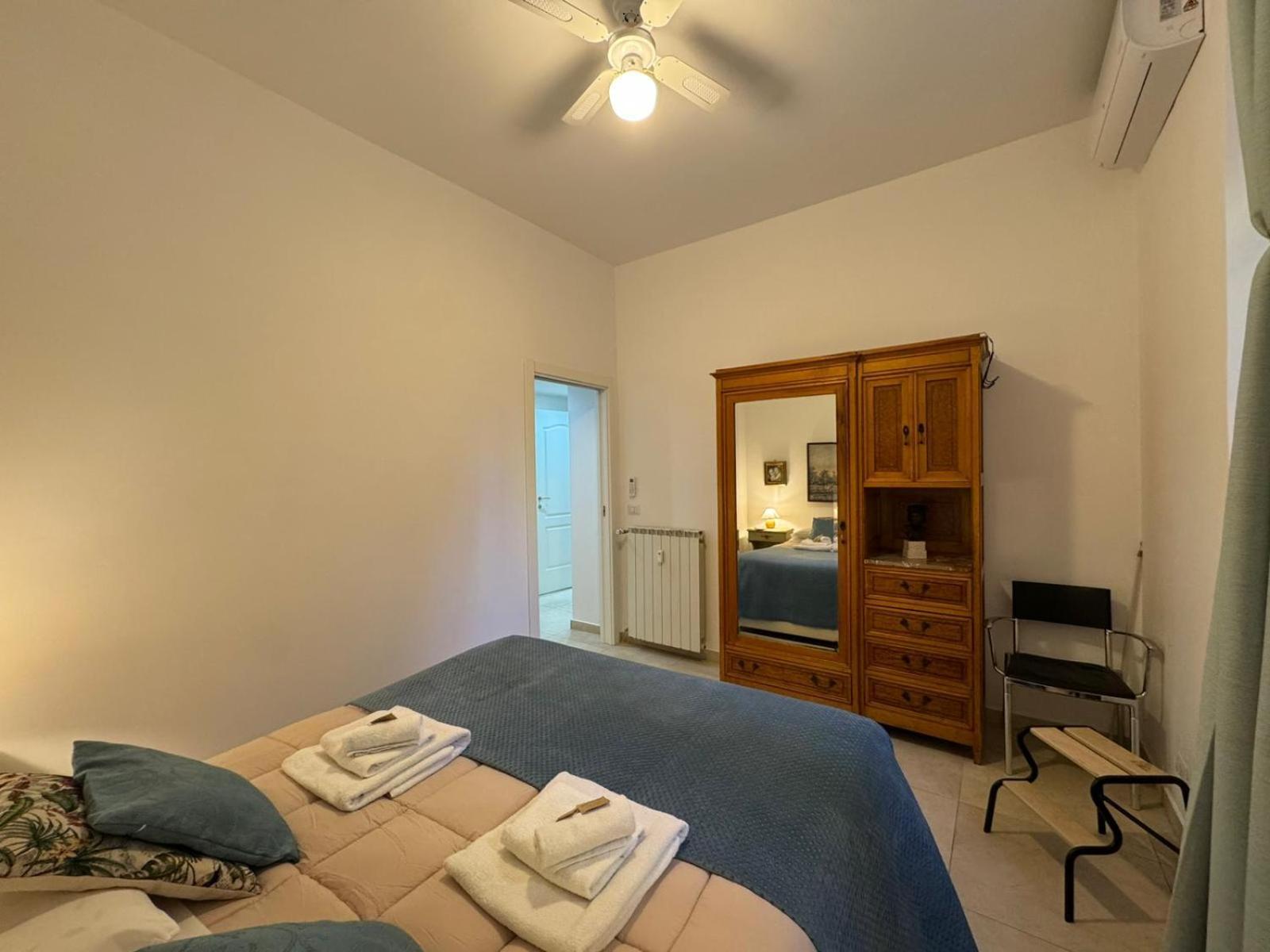 Warm Hideaway In Vibrant Tuscolano Rom