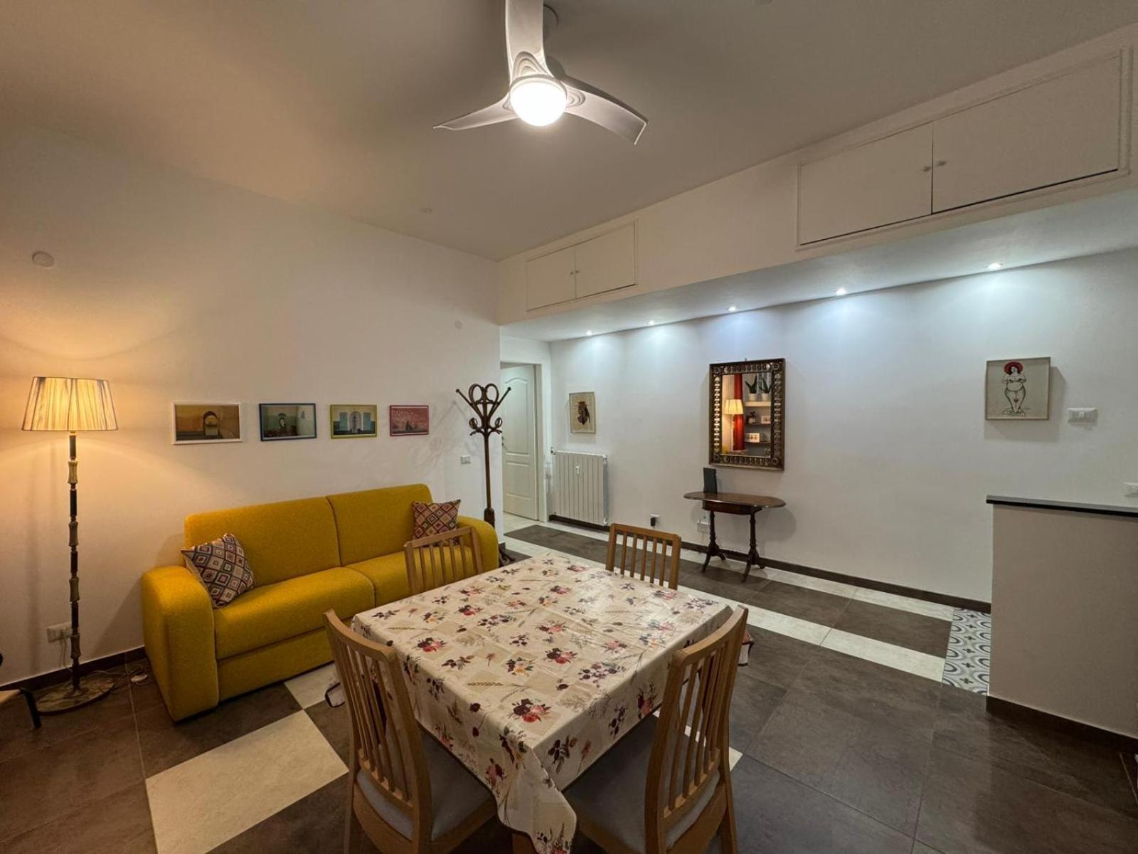 Warm Hideaway In Vibrant Tuscolano * Rom