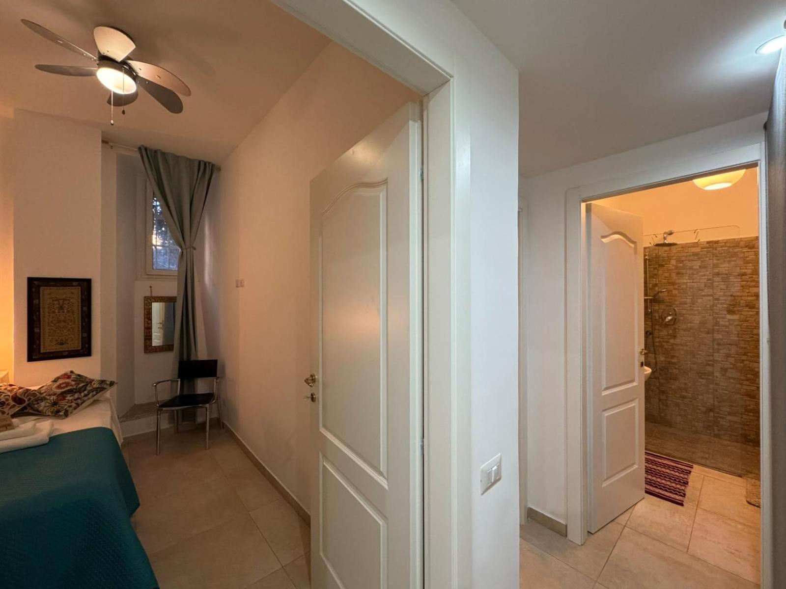 Warm Hideaway In Vibrant Tuscolano