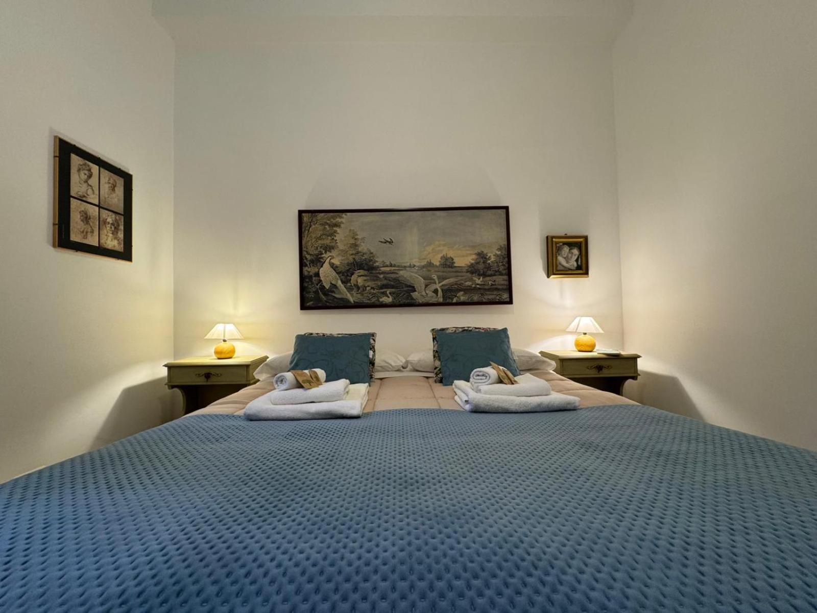 Apartment Warm Hideaway In Vibrant Tuscolano Rom